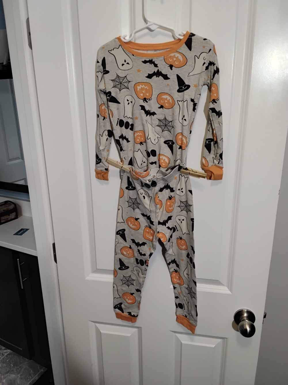 Kids Halloween Pajama Set - Gray with Orange & Black Spooky Print